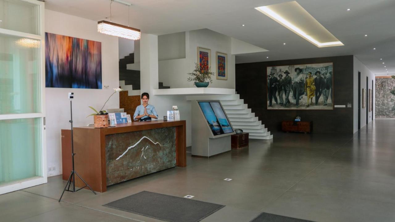 K Gallery Hotel Pasuruan Esterno foto