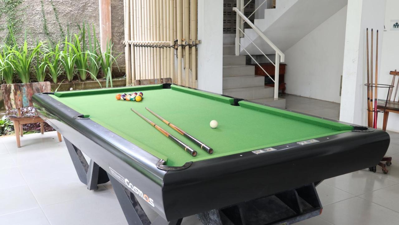 K Gallery Hotel Pasuruan Esterno foto