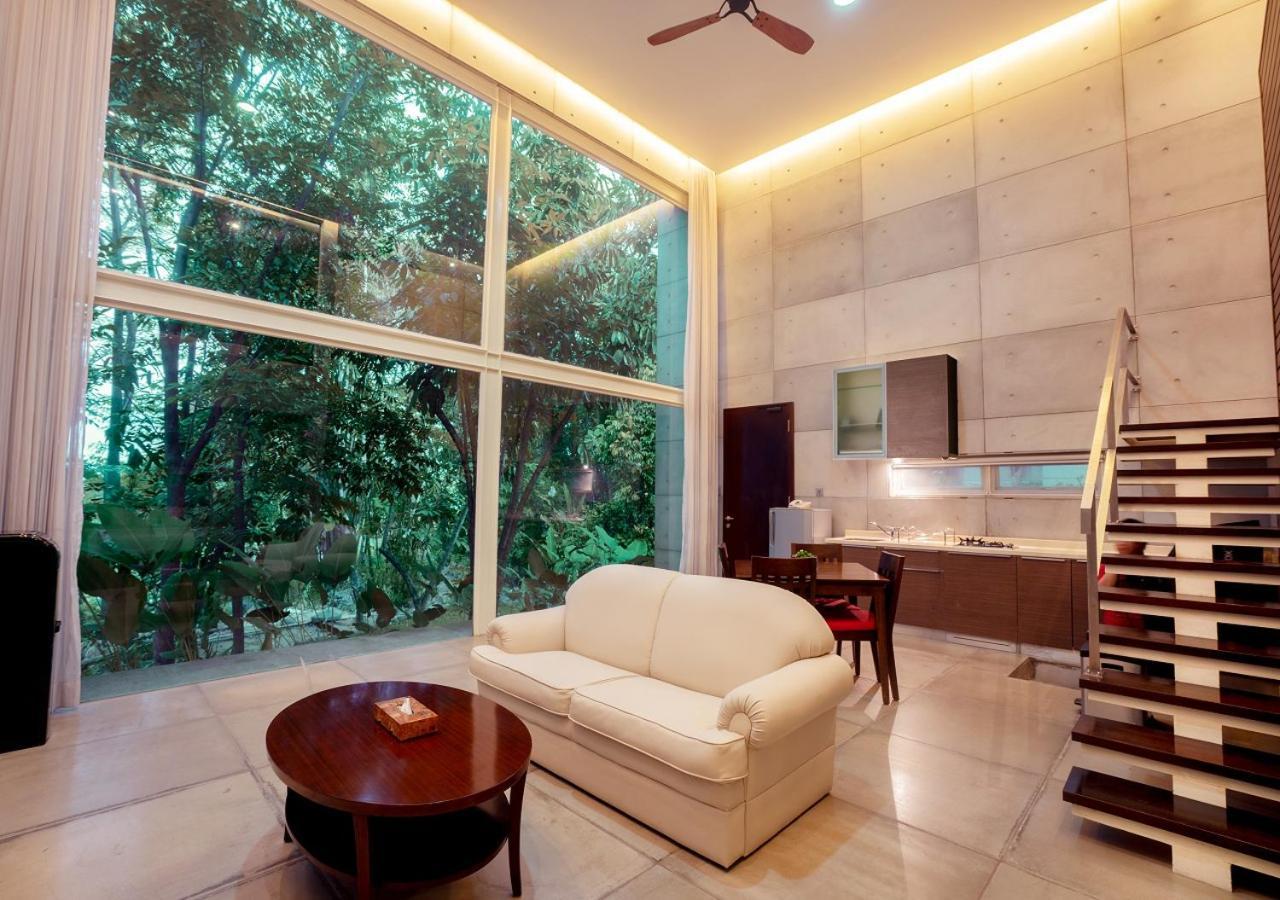 K Gallery Hotel Pasuruan Esterno foto