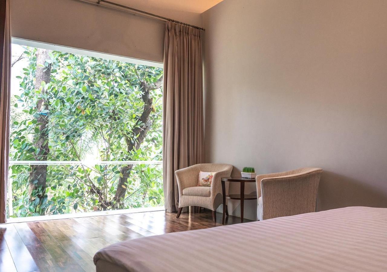 K Gallery Hotel Pasuruan Esterno foto