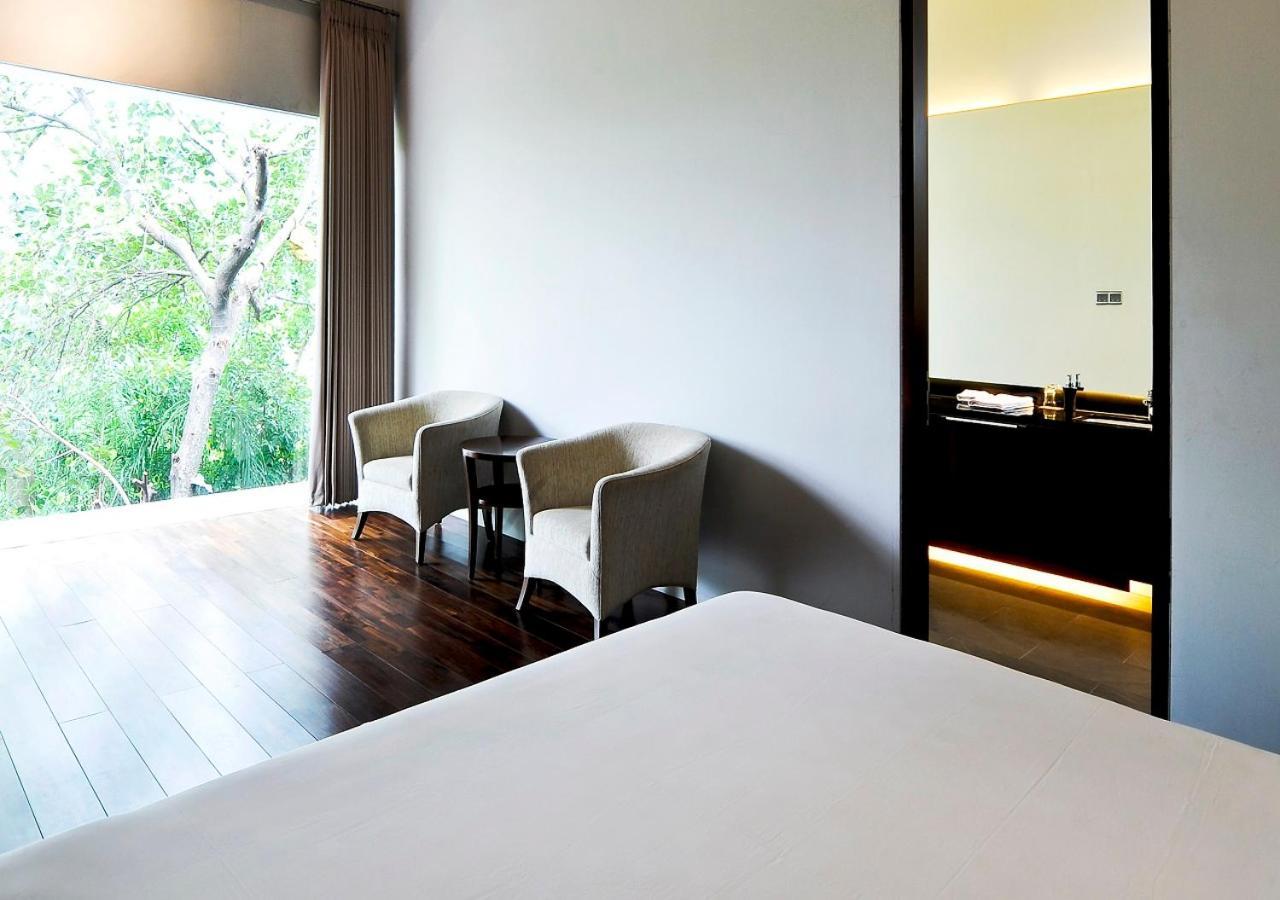 K Gallery Hotel Pasuruan Esterno foto